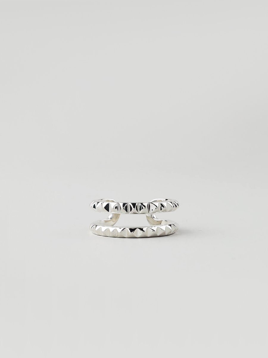 UNKNOWN. U595  STUDS HOLE RING / SILVER