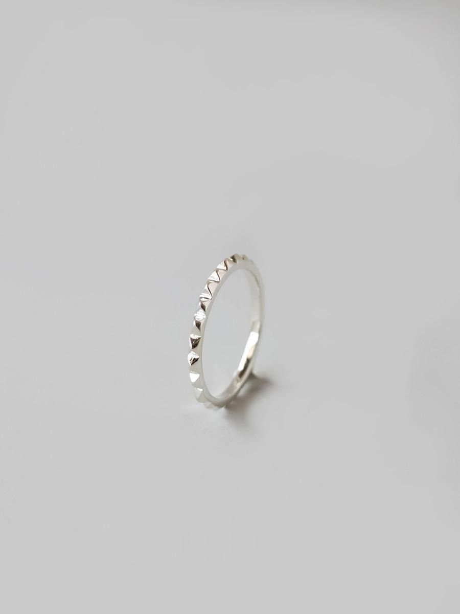 UNKNOWN. U5118   ȡSTUDS 0 RING / SILVER