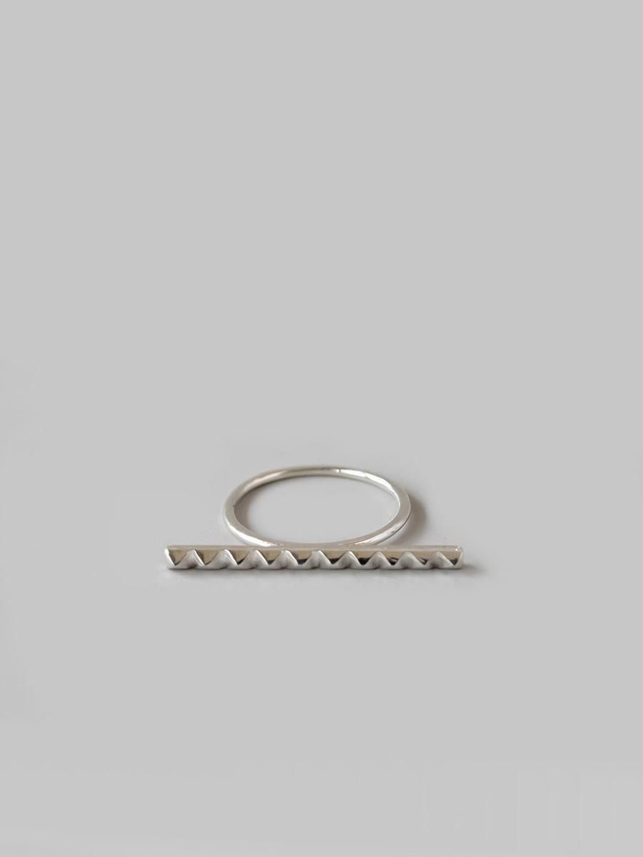 UNKNOWN. U5125 STUDS BAR 1 RING / SILVER