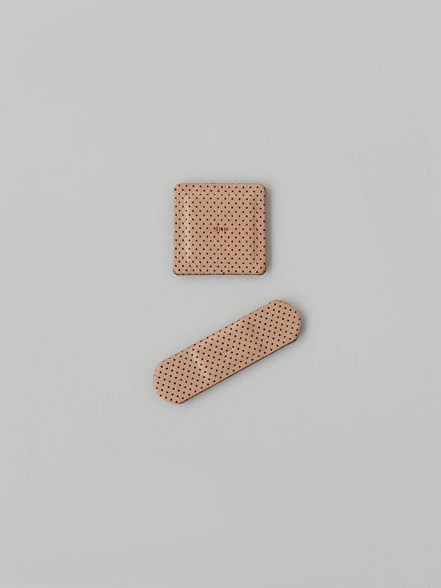 i ro se ACC-MC02 LEATHER MAGNET 
