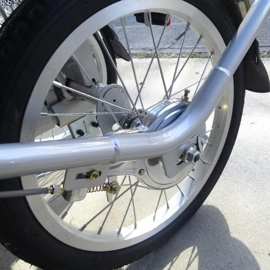 防災サイクル パンクしない三輪自転車 エアロトライク 空気入れ