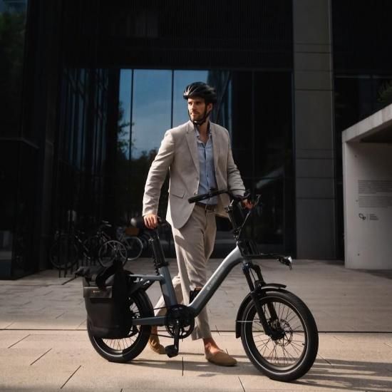 ADO AIR ONE ULTRA 自動3段変速付電動アシスト自転車 組立整備済