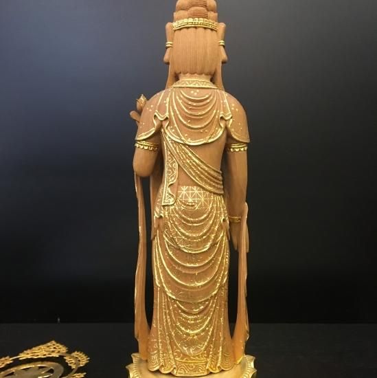 観世音菩薩立像 仏身白檀截金入 - 八女の鶴仏壇工芸仏匠「BUSSHO」 観世音菩薩立像 仏身白檀截金入 - 八女の鶴仏壇工芸仏匠「BUSSHO」