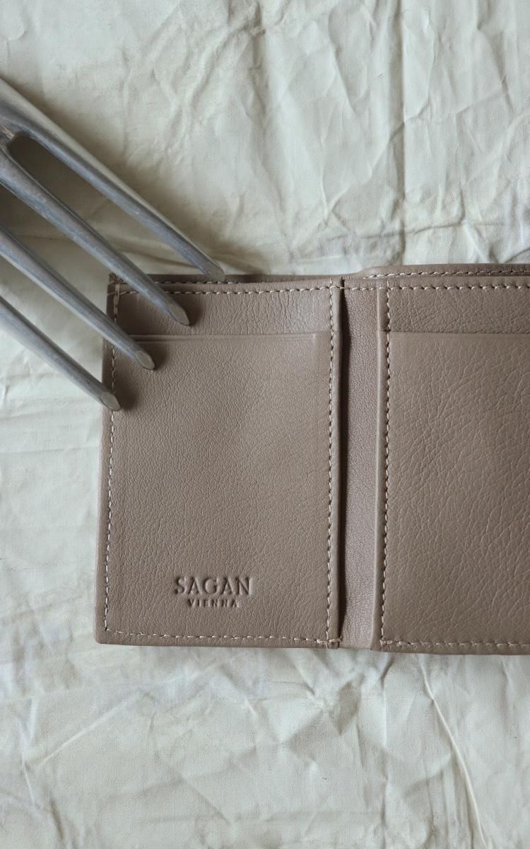 新品SAGAN VIENNA WALLET TRIPTYCH ミニ 財布 SAGAN Vienna 【WALLET TRIPTYCH】 - faye project