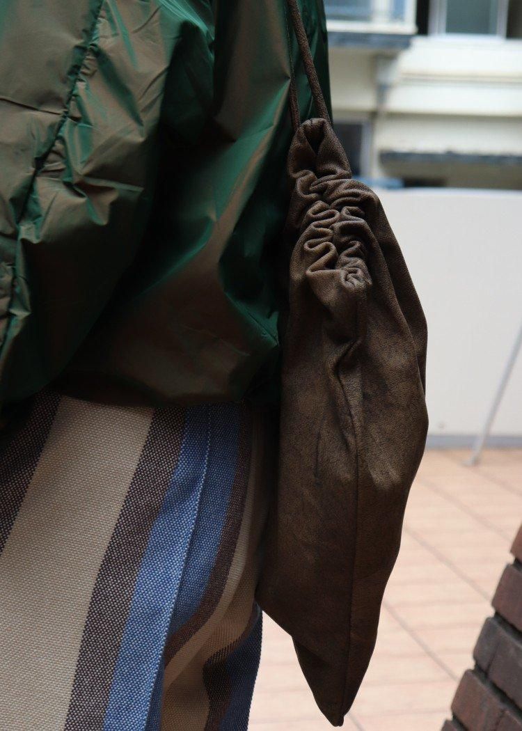 GABRIELA COLL GARMENTS【NO.131 GATHERED CROSSED LEATHER BAG