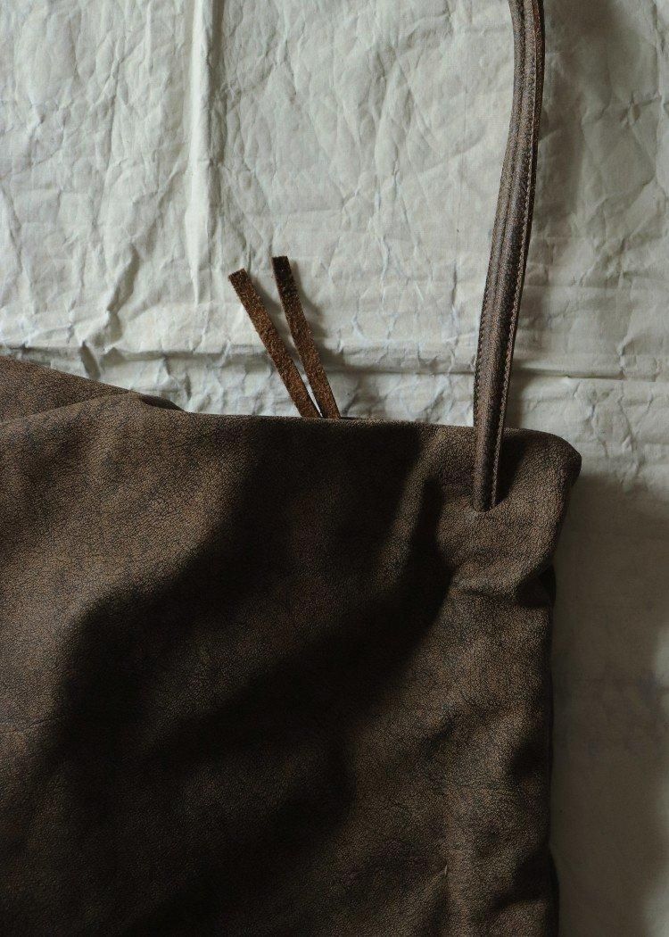 GABRIELA COLL GARMENTS【NO.131 GATHERED CROSSED LEATHER BAG