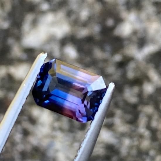 タイ産天然バイカラーサファイアオーバルカットルース1.45ct