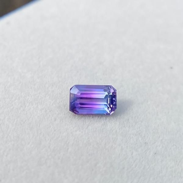 レビュー高評価の商品 極美☆非加熱 1.047ct（タンザニア ルース バイカラーサファイア サファイア