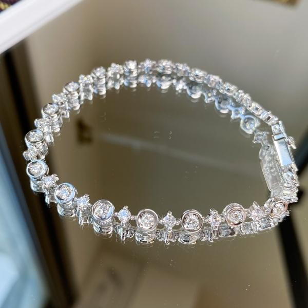 豪華 K18WG☆デビアス(DE BEERS) LINE ダイヤモンドブレスレット 豪華 K18WG☆デビアス(DE BEERS) LINE ダイヤモンドブレスレット