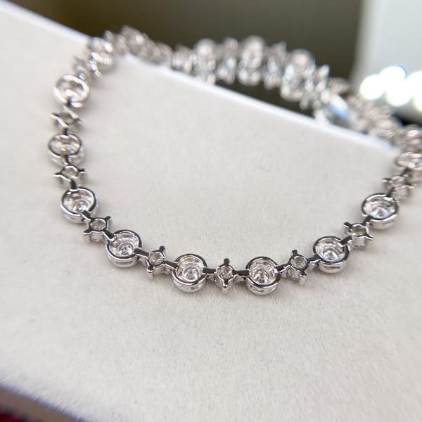 豪華 K18WG☆デビアス(DE BEERS) LINE ダイヤモンドブレスレット 豪華 K18WG☆デビアス(DE BEERS) LINE ダイヤモンドブレスレット
