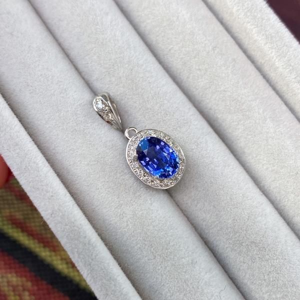 未着用☆K18WGブルーサファイアフラワーモチーフ3P2wayデザインペントップ 未着用☆K18WGブルーサファイアフラワーモチーフ3P2wayデザイン