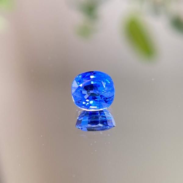 ハイクオリティ☆コーンフラワーブルーサファイア クッション