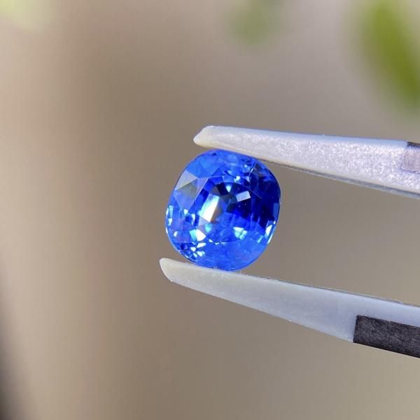 コーンフラワーブルーサファイア クッション 1.50ct (スリランカ)AIGS-