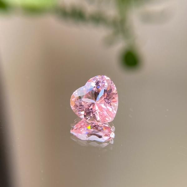 大粒ハイクオリティ☆天然モルガナイト ハートシェイプ 2.814ct 大粒ハイクオリティ☆天然モルガナイト ハートシェイプ 2.814ct