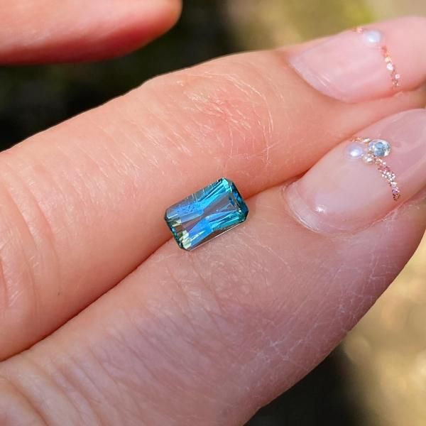 トップクオリティ☆激レア バイカラーパライバトルマリン 0.608