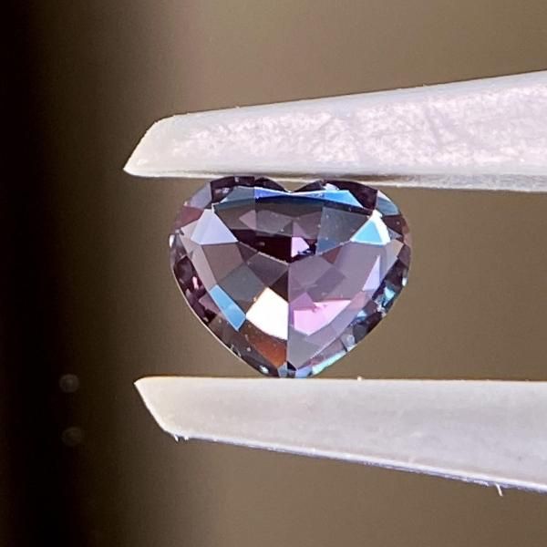 極上極美☆天然アレキサンドライト 希少ハート 0.343ct 青地～赤