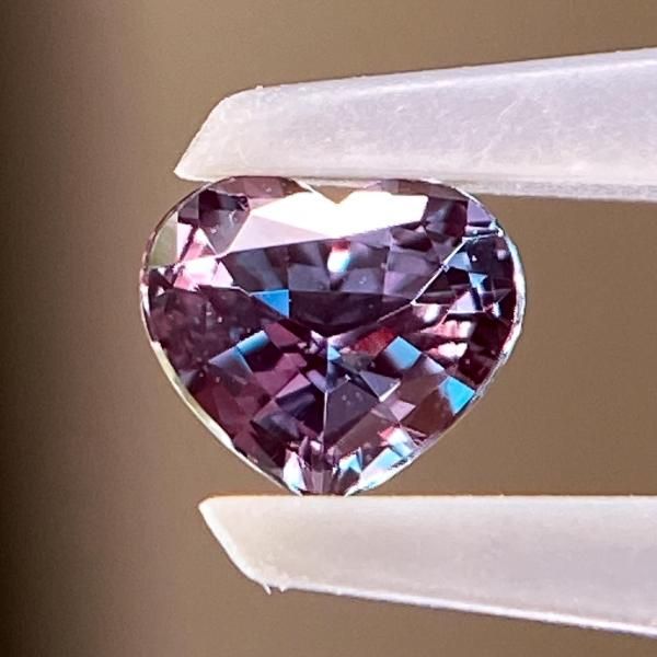 極上極美☆天然アレキサンドライト 希少ハート 0.343ct 青地～赤紫