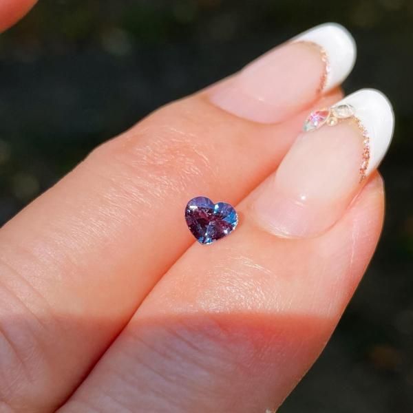極上極美☆天然アレキサンドライト 希少ハート 0.343ct 青地～赤紫