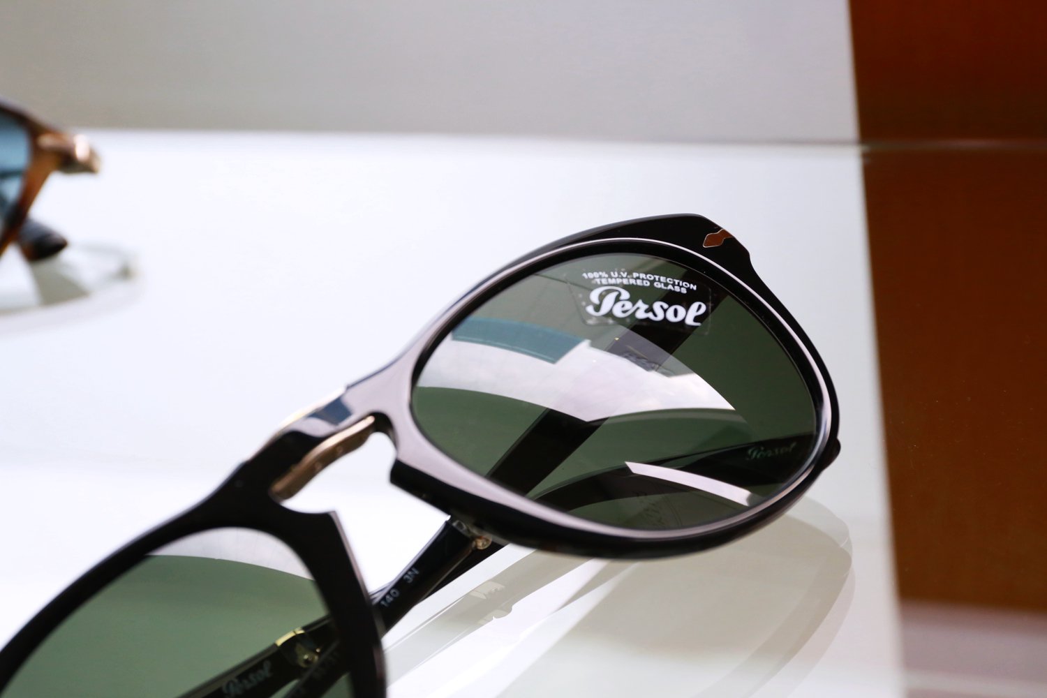 ペルソールサングラス 714 95/56 52サイズ persol 新品-