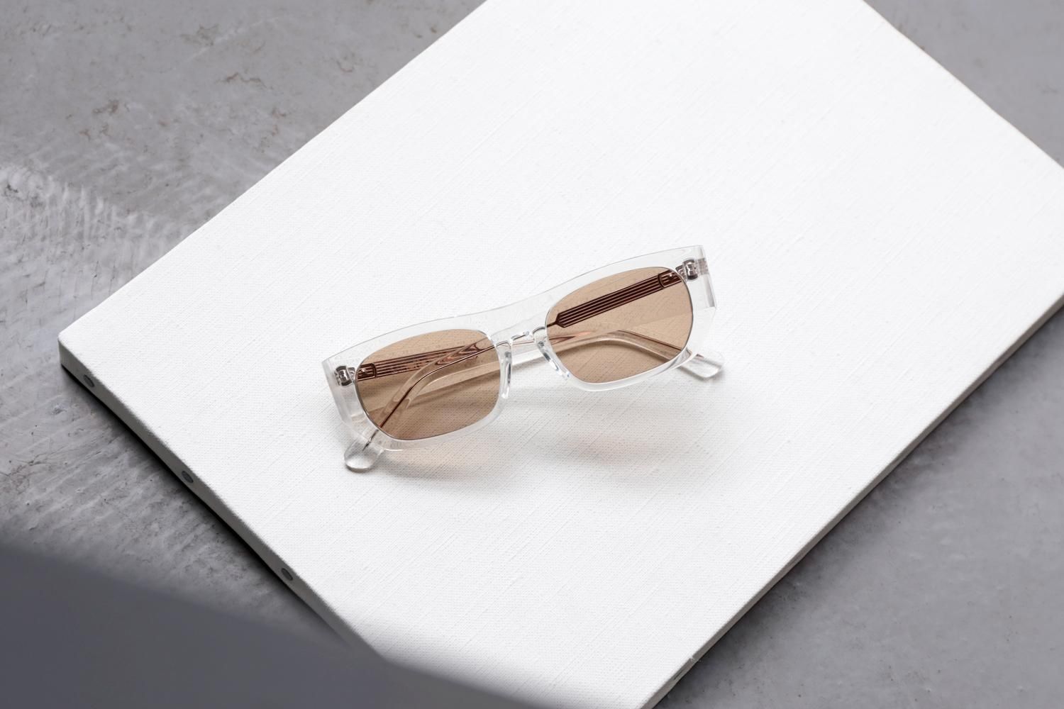 小物 LUNETTA BADA NO23 0030 (CRYSTAL / BROWN) Lunetta BADA ルネッタバダ No.23 col.0030 - メガネと