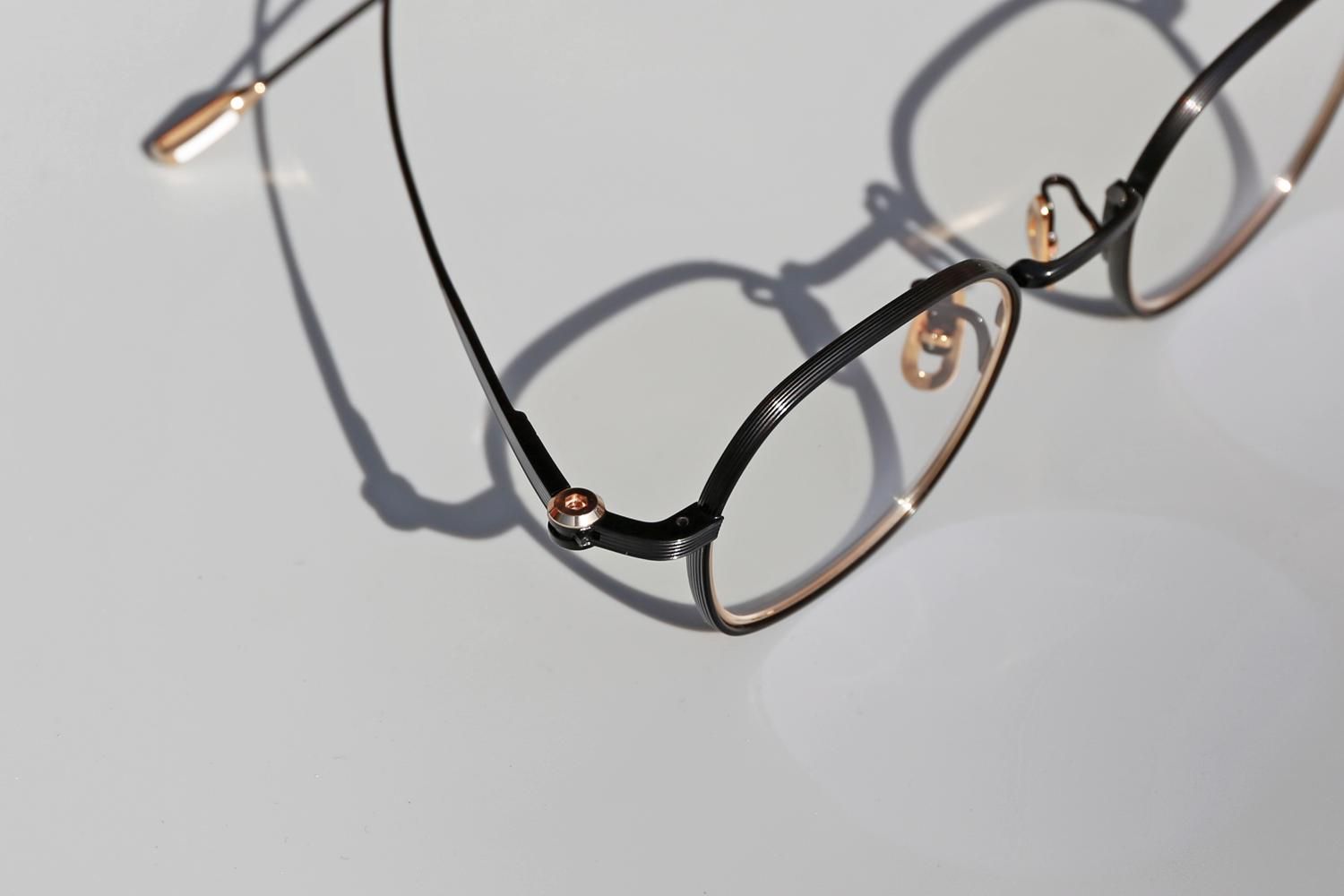 YUICHI TOYAMA : 5 - メガネ・サングラス 通販サイト EYEWEAR MEBIUS