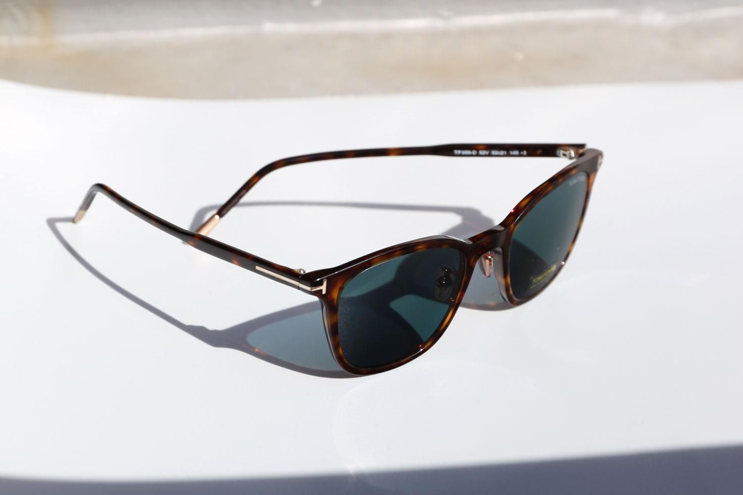 定価5万　TOM FORD サングラス TF676-F アジアンフィット結構厳しいです