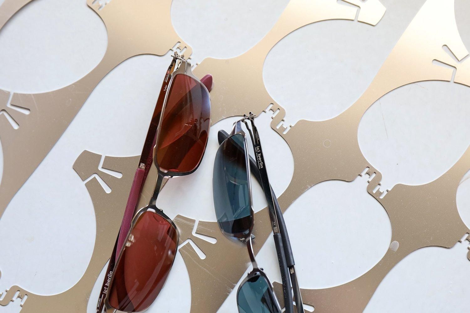 ic! berlin Peter サングラスブルーレンズ×シルバー 度無し