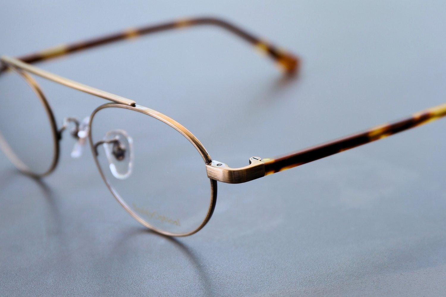 メガネ・老眼鏡 buddyoptical Buddy Optical “a/n” お手本のような丸眼鏡。 そして一山（いち