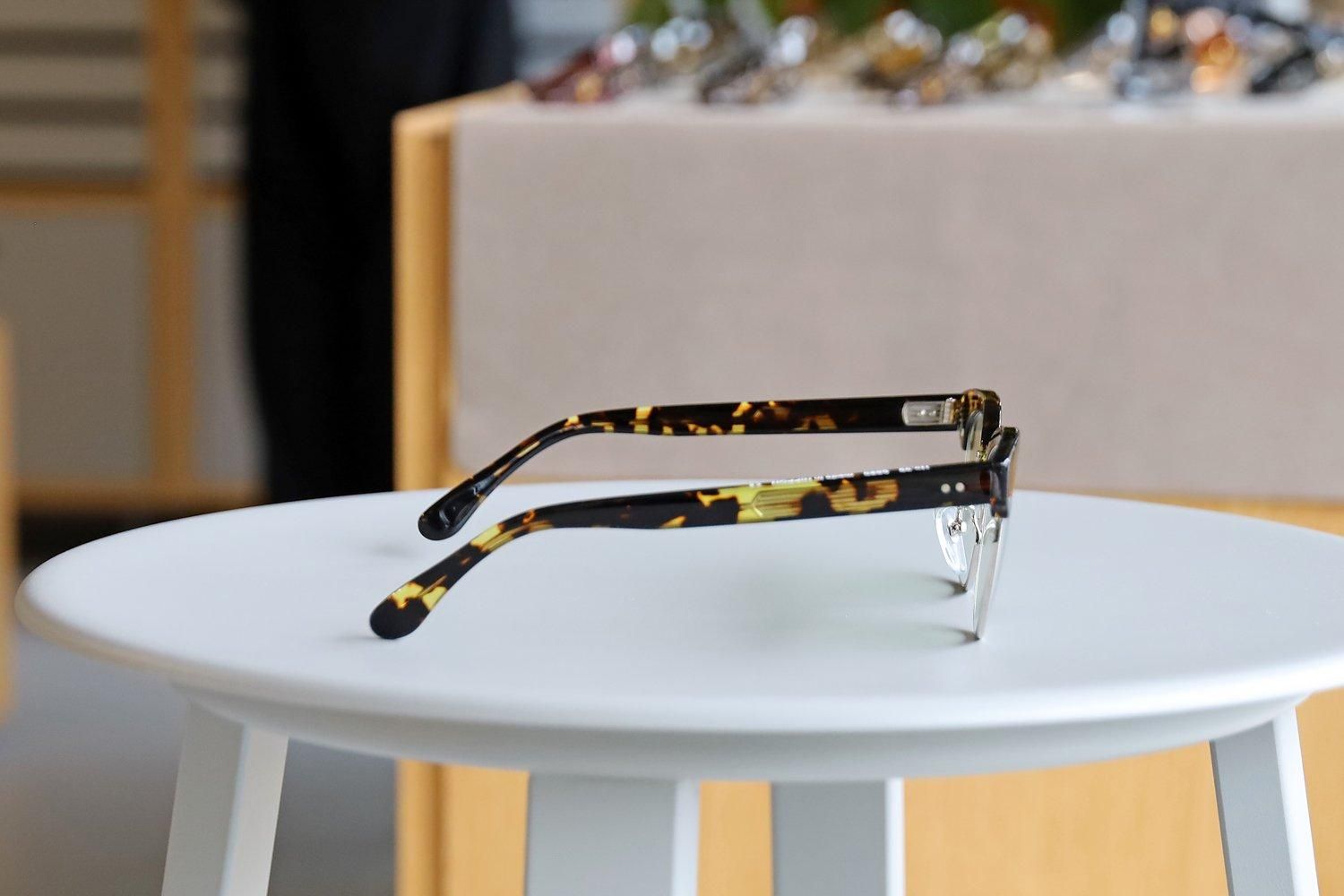 Lunetta BADA ファッションメガネ　No39 0010 Lunetta BADA - No.39 - 0010(BLACK・GOLD/ LIGHT SMOKE)