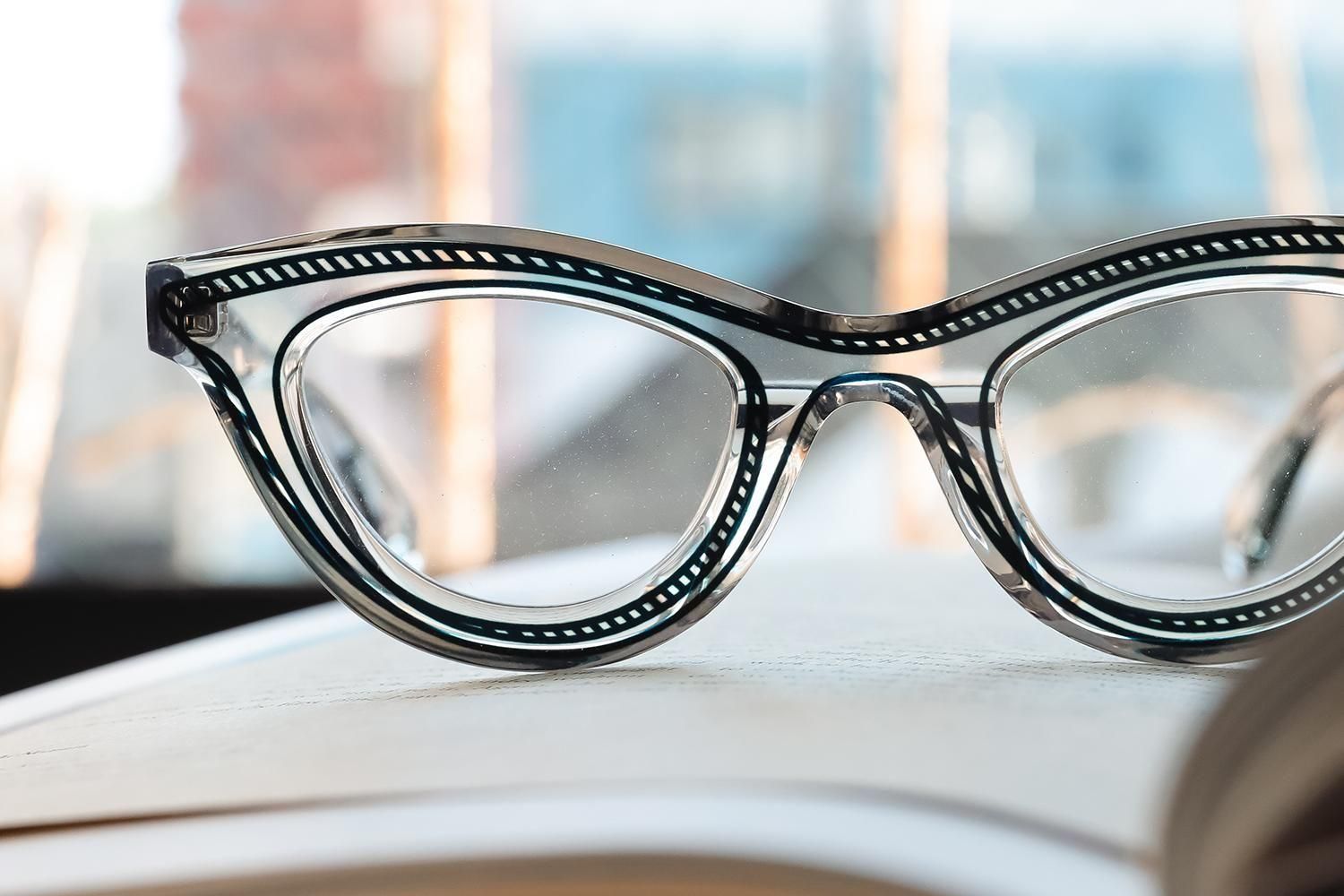 theo テオのメガネ・サングラス通販サイト | アイウェアメビウス