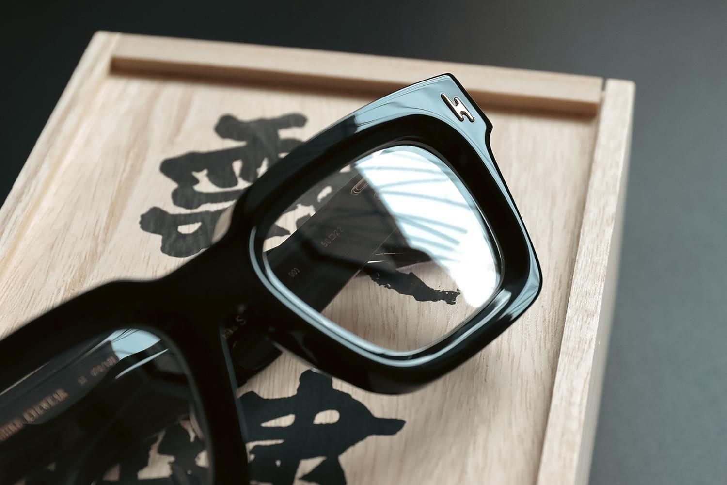 靉靆く TANABIKU EYEWEAR 