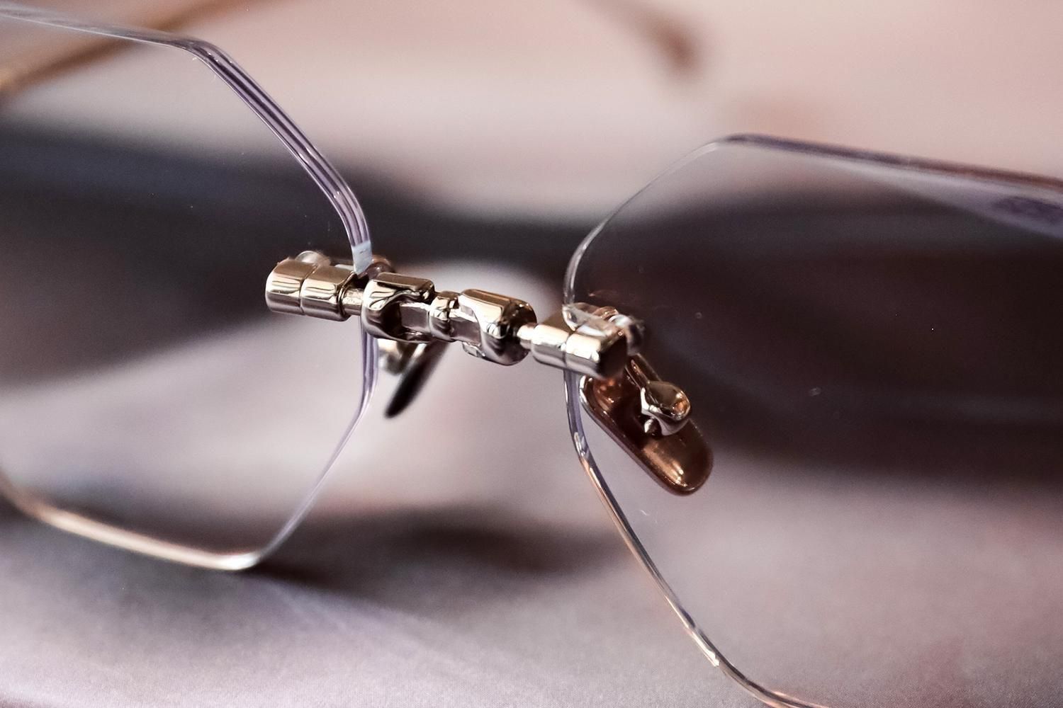 KUBORAUM クボラム H01 オーバルフレーム シルバー サングラス Kuboraum H01 オーバルフレーム サングラス | シルバートーン