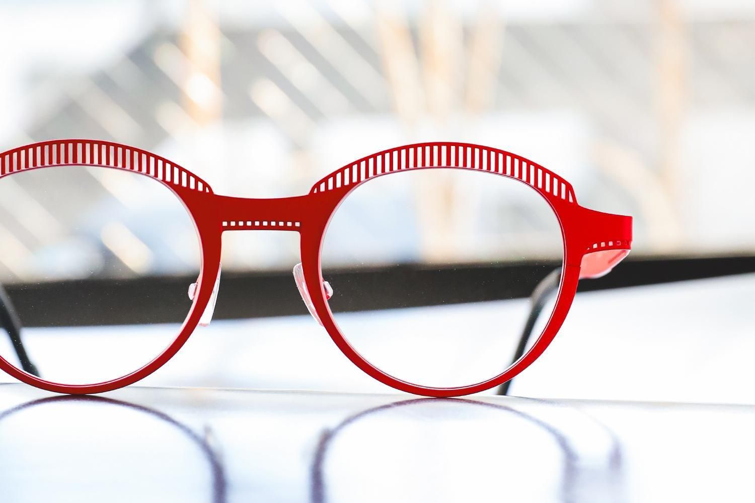 theo テオのメガネ・サングラス通販サイト | アイウェアメビウス