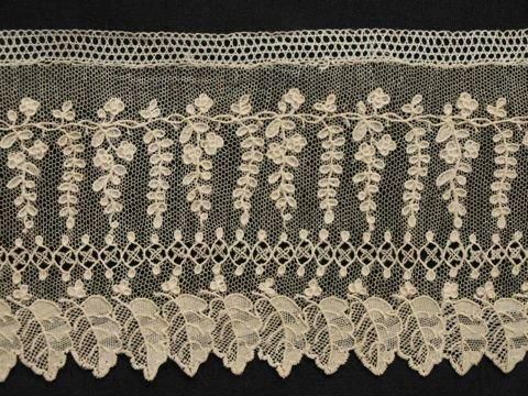ヴィンテージフランス アランソンレース 様々なチュール 薔薇のオーバルドイリー ヴィンテージフランス アランソンレース 様々なチュール 薔薇の