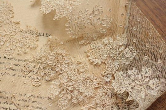 ヴィンテージフランス アランソンレース 様々なチュール 薔薇のオーバルドイリー ヴィンテージフランス アランソンレース 様々なチュール 薔薇の