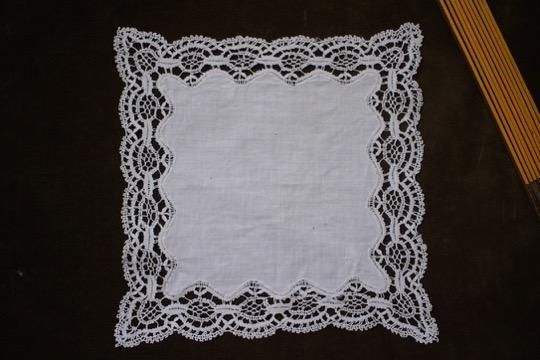 ボビンレース　アンティークレース　ハンカチ ボビンレースの小さなハンカチ accessoire・装身具