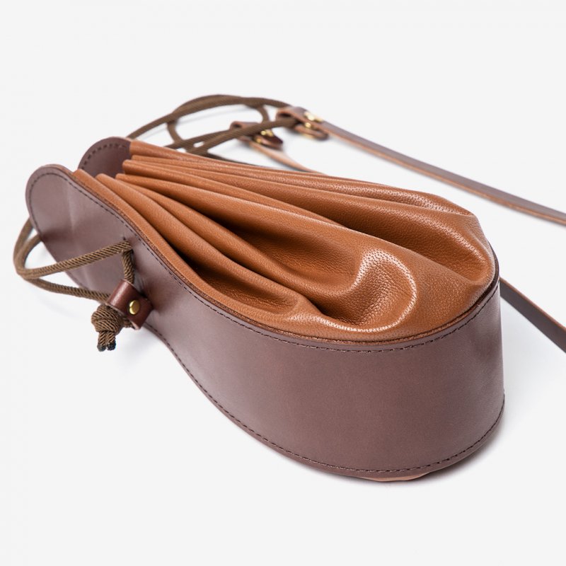 Pouch / BROWN  D.BROWN