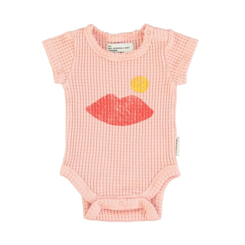 piupiuchick Baby | short sleeve bodysuit | light pink w/ lips print