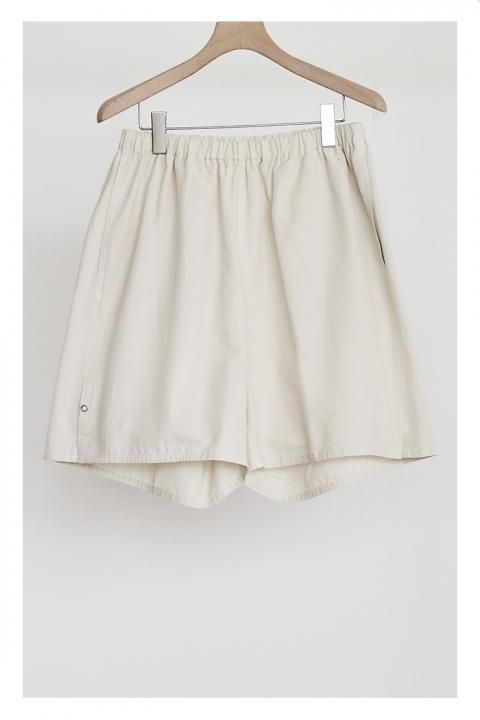 <img class='new_mark_img1' src='https://img.shop-pro.jp/img/new/icons21.gif' style='border:none;display:inline;margin:0px;padding:0px;width:auto;' />Botanical Dye Tasser Short Pants