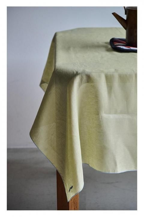 <img class='new_mark_img1' src='https://img.shop-pro.jp/img/new/icons8.gif' style='border:none;display:inline;margin:0px;padding:0px;width:auto;' />Embroidery Linen Cloth -table