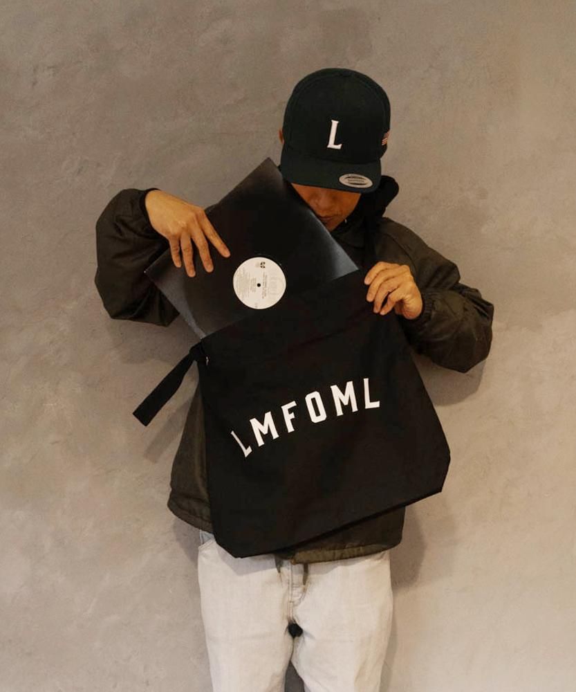 ̵<br> LMFOML Logo Shoulder Bag