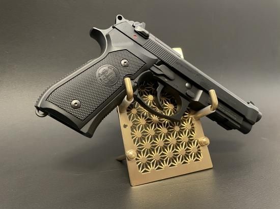 麻の葉銃掛け ディスプレイ 真鍮 Board Dragon Works 壁掛けガンラック家具のお店 麻の葉銃掛け ディスプレイ 真鍮 Board Dragon Works 壁掛けガンラック家具のお店