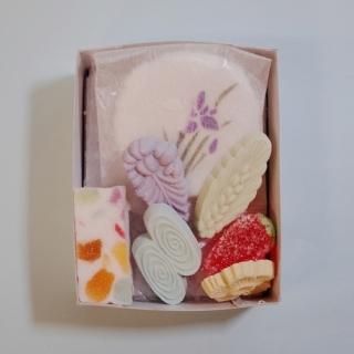 ۻ