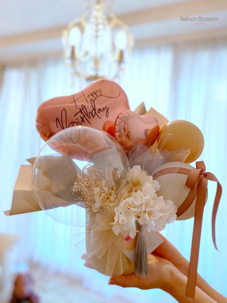 誕生日に贈る花ギフト 花とバルーンのお祝いギフト 女子の大好きが大集合 バルーンアレンジメントギフト バルーンブラッサムスタイル 誕生日に贈る花ギフト 花とバルーンのお祝いギフト 女子の大好きが大集合 バルーンアレンジメントギフト バルーンブラッサムスタイル