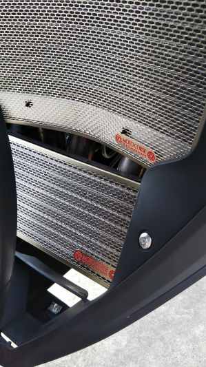チタニウム プロテクションスクリーン オイルクーラー for BMW S