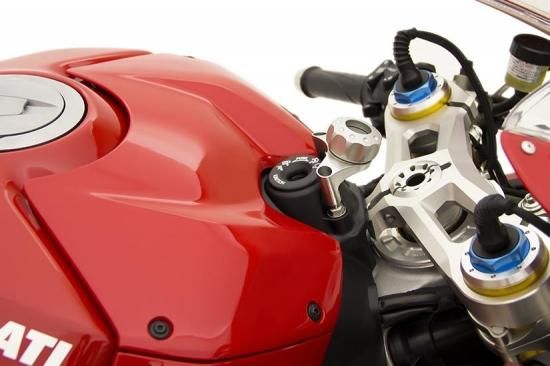 ユニバーサル マウントシステム マウントベース for Ducati ユニバーサル マウントシステム マウントベース for Ducati
