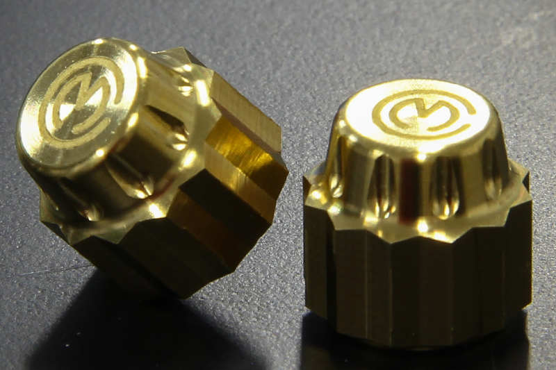 DBT Design CNC ビレット チタニウムエアバルブキャップ 1 pcs DBT Design CNC ビレット チタニウムエアバルブキャップ 1 pcs