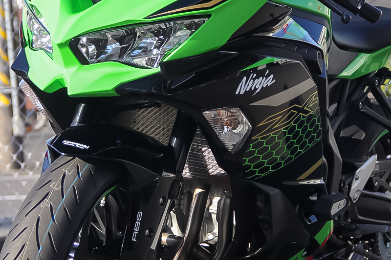 チタニウム プロテクションスクリーン ラジエター for Kawasaki Ninja ZX-25R - MOTO CORSE Online Store