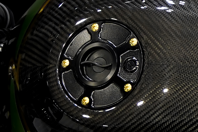 カーボン フューエルタンクカバー for Kawasaki Z900RS - MOTO カーボン フューエルタンクカバー for Kawasaki Z900RS - MOTO