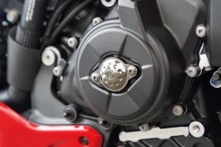 DBT Design チタニウム オルタネーターカバー Type C for Ducati Diavel V4